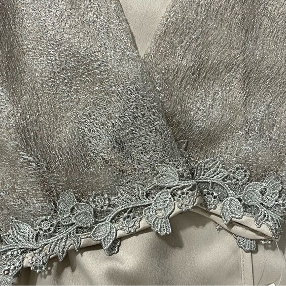 Flora Nikrooz Showstopper Satin Robe Size S Champagne Satin Lace Bridal NWT - Picture 12 of 16
